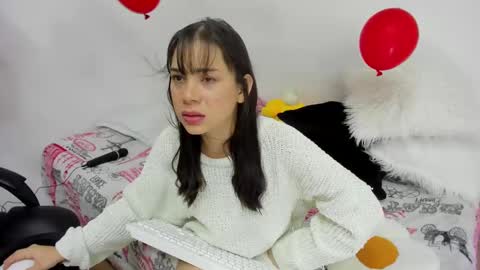 Snapshot of aprildubois_ chatting on 02/15/25, 06:55 April online show from 02/15/25, 06:55