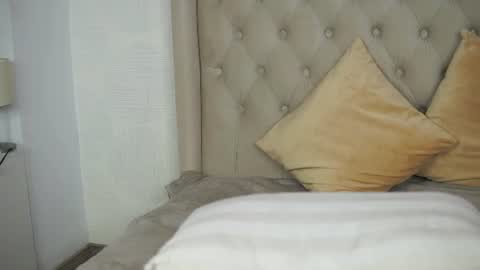 Laura online show from 06/28/26, 09:10