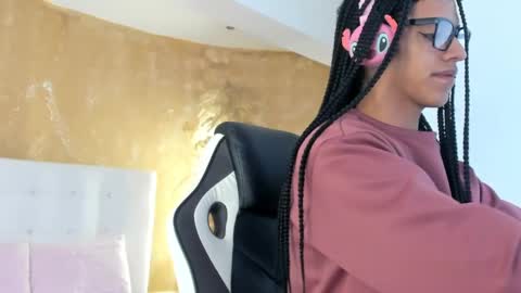 Snapshot of aprill_fox chatting on 02/27/25, 03:04 aprill_fox online show from 02/27/25, 03:04