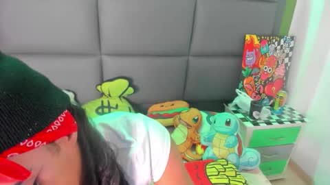 Snapshot of aprill_fox chatting on 11/19/25, 02:39 aprill_fox online show from 11/19/25, 02:39