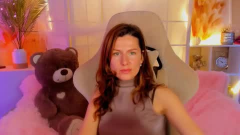 aprill_o_nill online show from 12/03/24, 10:50