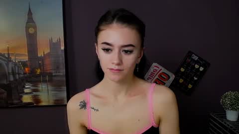 Snapshot of aprillswift_ chatting on 02/04/25, 07:22 Aprill online show from 02/04/25, 07:22