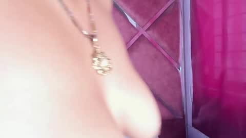 Snapshot of aprilmiiller chatting on 04/11/26, 04:11 aprilmiiller online show from 04/11/26, 04:11