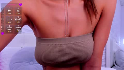 Snapshot of aprilwon chatting on 12/04/24, 12:47 April online show from 12/04/24, 12:47