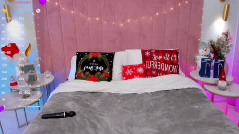 Snapshot of aprilwon chatting on 12/28/24, 12:24 April online show from 12/28/24, 12:24