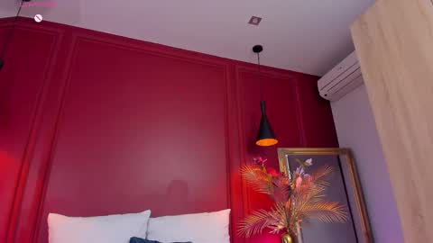 Snapshot of aprilwon chatting on 02/13/25, 09:30 April online show from 02/13/25, 09:30