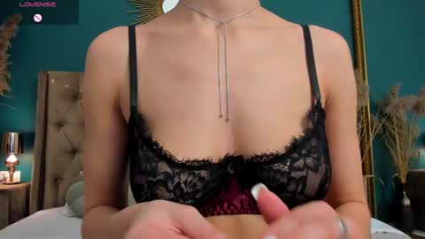 Snapshot of aprilwon chatting on 02/27/25, 09:54 April online show from 02/27/25, 09:54