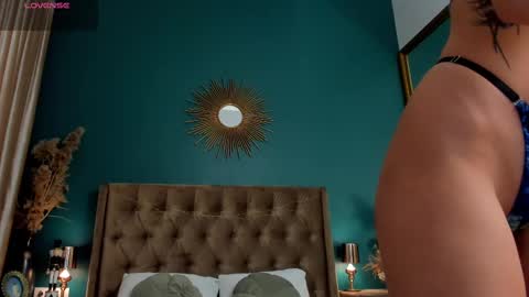 Snapshot of aprilwon chatting on 03/12/25, 06:18 April online show from 03/12/25, 06:18