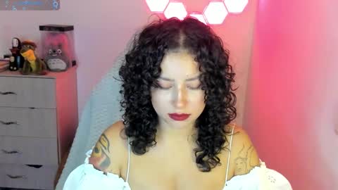 Snapshot of aqua_emilly chatting on 11/11/25, 12:32 aqua emilly online show from 11/11/25, 12:32