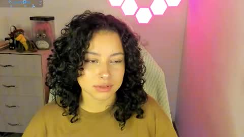 Snapshot of aqua_emilly chatting on 11/12/25, 10:52 aqua emilly online show from 11/12/25, 10:52