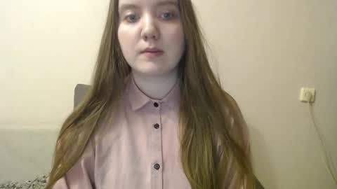 Snapshot of aquanarmin chatting on 02/19/25, 12:00 Josefin online show from 02/19/25, 12:00