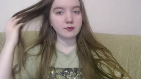 Snapshot of aquanarmin chatting on 11/11/25, 04:23 Josefin online show from 11/11/25, 04:23