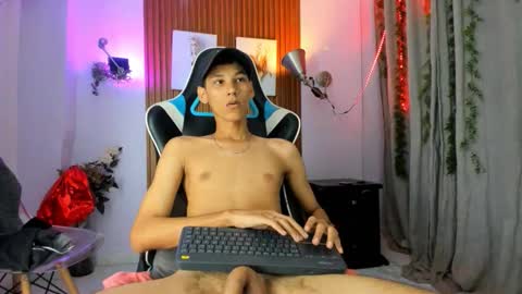 Snapshot of aquarius_xxx chatting on 10/22/25, 11:43 aquarius_xxx online show from 10/22/25, 11:43