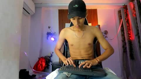 Snapshot of aquarius_xxx chatting on 10/24/25, 11:39 aquarius_xxx online show from 10/24/25, 11:39