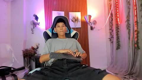 Snapshot of aquarius_xxx chatting on 11/07/25, 11:21 aquarius_xxx online show from 11/07/25, 11:21