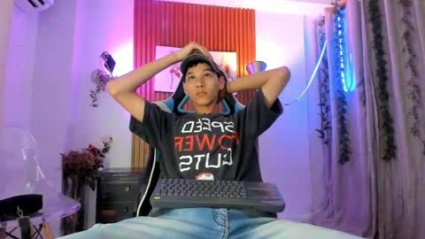 Snapshot of aquarius_xxx chatting on 11/08/25, 11:21 aquarius_xxx online show from 11/08/25, 11:21