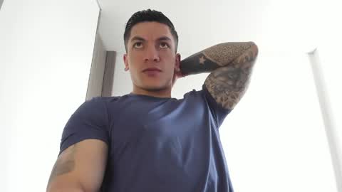 Snapshot of aquiles_51 chatting on 05/01/26, 06:01 Jonathan online show from 05/01/26, 06:01