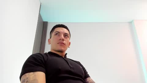 Snapshot of aquiles_51 chatting on 05/21/26, 03:30 Jonathan online show from 05/21/26, 03:30
