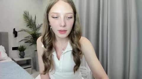 Snapshot of ar_ya18 chatting on 09/17/25, 09:11 Lina online show from 09/17/25, 09:11