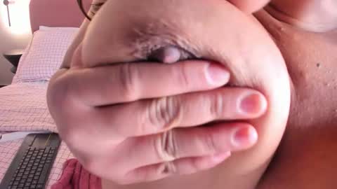  Ara Ferrer  online show from 02/03/26, 08:47