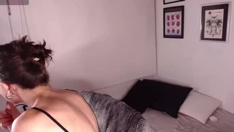 Arabella online show from 12/14/25, 12:05