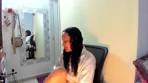 Nadia Cyel online show from 12/17/25, 09:10