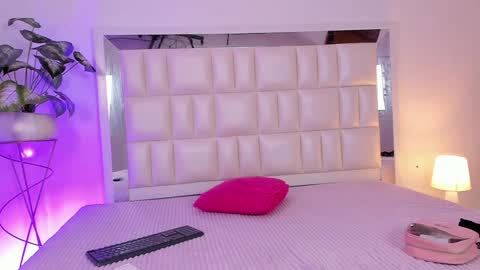 Snapshot of aradia_01 chatting on 01/07/25, 05:12 online show from 01/07/25, 05:12