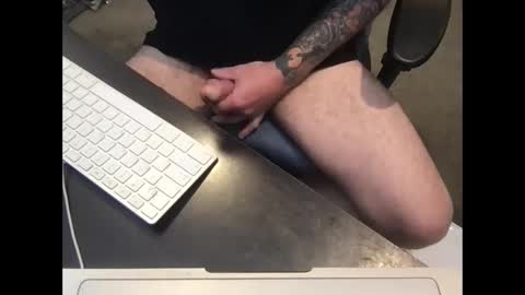 Snapshot of arcade76 chatting on 11/23/25, 05:07 arcade76 online show from 11/23/25, 05:07