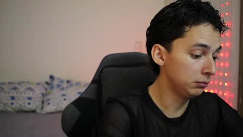 ARCHIBALDO online show from 04/17/26, 02:14