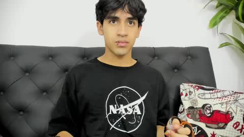 Archie online show from 04/11/26, 07:45