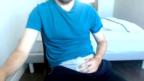 Snapshot of arekusan6 chatting on 06/18/26, 06:46 Arek online show from 06/18/26, 06:46