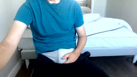 Snapshot of arekusan6 chatting on 06/19/26, 05:45 Arek online show from 06/19/26, 05:45