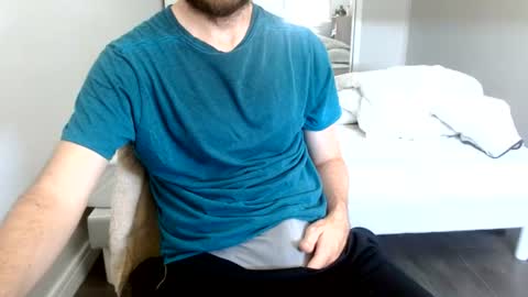 Snapshot of arekusan6 chatting on 06/28/26, 11:27 Arek online show from 06/28/26, 11:27