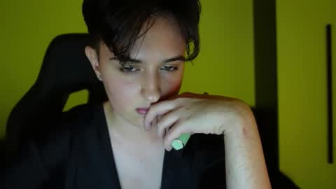 Snapshot of aresnoir chatting on 09/19/25, 07:47 AresNoir online show from 09/19/25, 07:47
