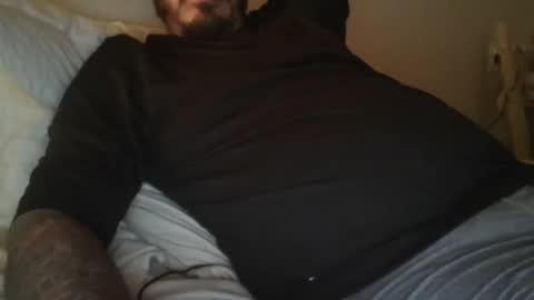 arez2122 online show from 12/02/25, 07:25