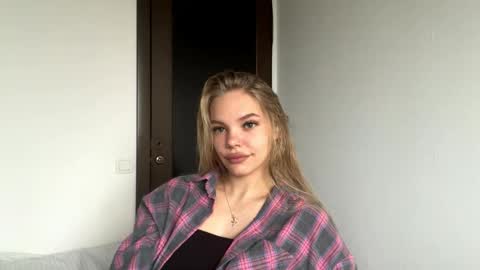 Amelia online show from 11/10/25, 05:28