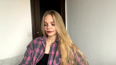 Amelia online show from 11/13/25, 06:23