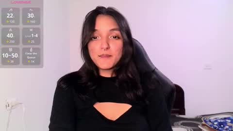 Snapshot of ari_20_ chatting on 09/11/25, 11:49 Bella online show from 09/11/25, 11:49