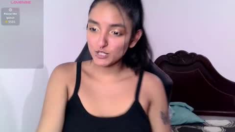 Snapshot of ari_20_ chatting on 09/29/25, 11:53 Bella online show from 09/29/25, 11:53