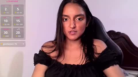 Snapshot of ari_20_ chatting on 09/30/25, 10:26 Bella online show from 09/30/25, 10:26