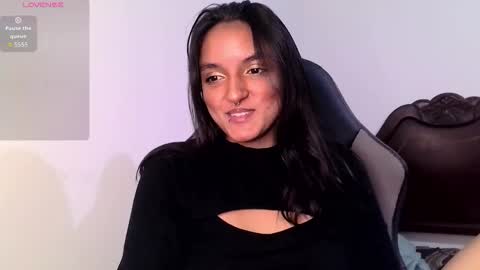 Snapshot of ari_20_ chatting on 10/08/25, 07:22 Bella online show from 10/08/25, 07:22