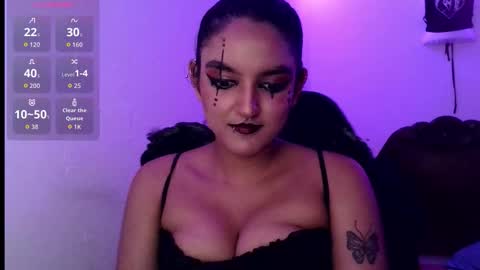 Snapshot of ari_20_ chatting on 11/01/25, 12:56 Bella online show from 11/01/25, 12:56