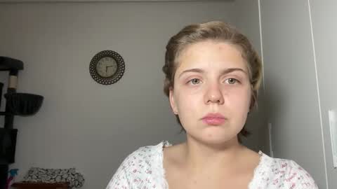 Snapshot of ari_crystal chatting on 02/11/26, 04:12 ari_crystal online show from 02/11/26, 04:12