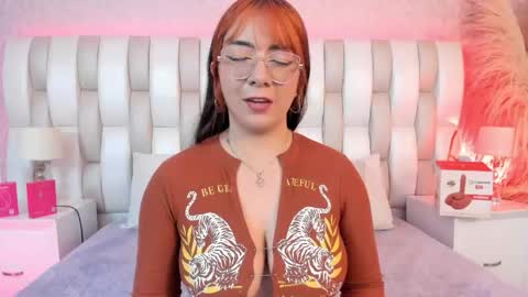 ari_lynn_ online show from 04/15/26, 03:46