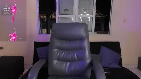 Ari online show from 12/22/25, 07:27