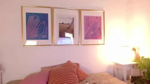 Snapshot of ari_rose_dh chatting on 03/27/26, 11:43 ARI online show from 03/27/26, 11:43