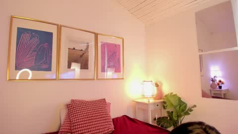 Snapshot of ari_rose_dh chatting on 04/01/26, 01:41 ARI online show from 04/01/26, 01:41