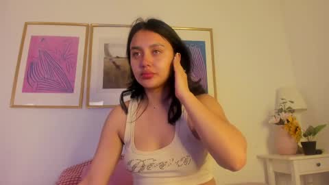 Snapshot of ari_rose_dh chatting on 04/04/26, 11:40 ARI online show from 04/04/26, 11:40