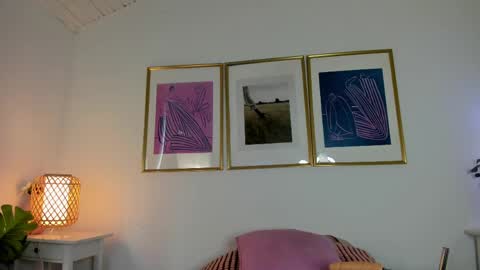 Snapshot of ari_rose_dh chatting on 04/11/26, 12:09 ARI online show from 04/11/26, 12:09