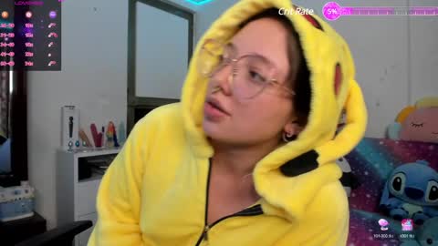 Snapshot of aria_alaia chatting on 01/09/25, 04:30 Linda online show from 01/09/25, 04:30